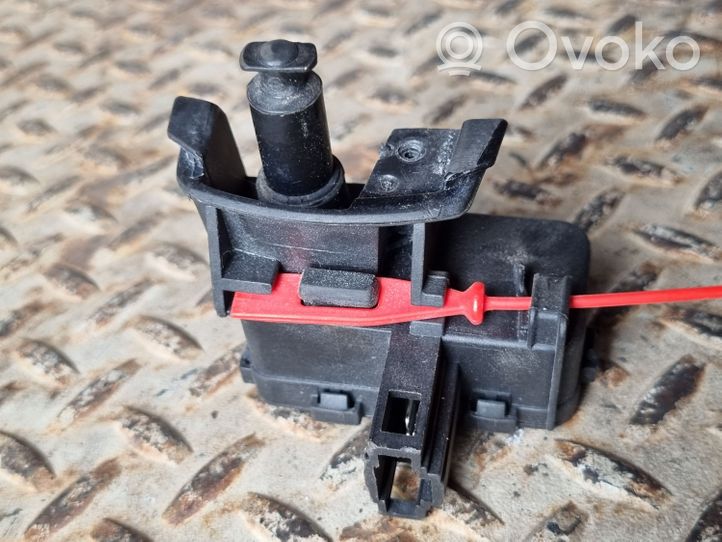 Audi A4 S4 B8 8K Motorino del tappo del serbatoio del carburante 8K0862153F