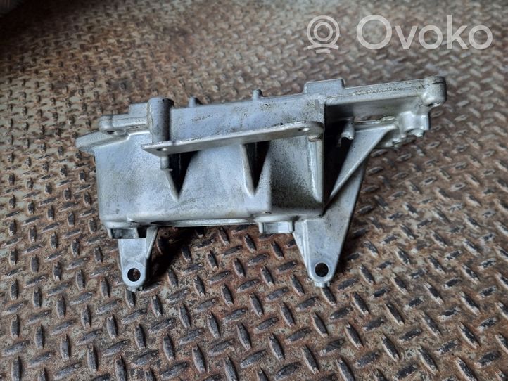 Nissan Juke I F15 Gearbox mounting bracket 