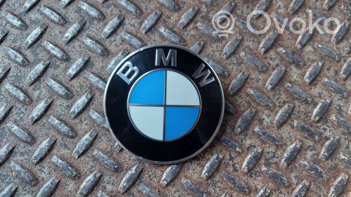 BMW 5 G30 G31 Mostrina con logo/emblema della casa automobilistica 7463684