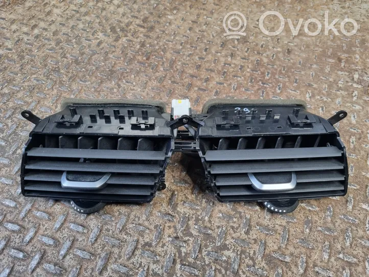 BMW 5 G30 G31 Centrālais gaisa ventilācijas režģis 9329579