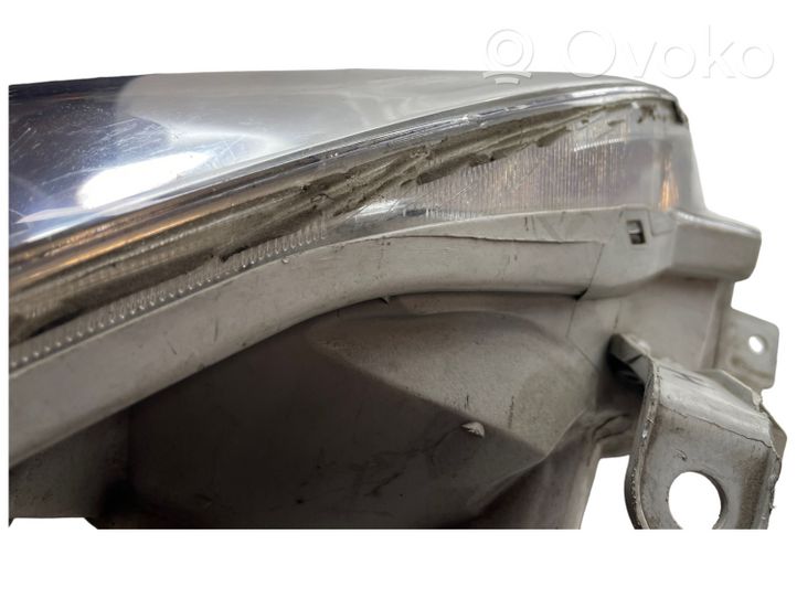 Toyota Land Cruiser (J120) Faro/fanale 811706A061