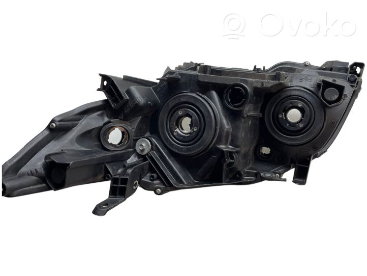 Toyota Corolla E140 E150 Lampa przednia 8113012A60