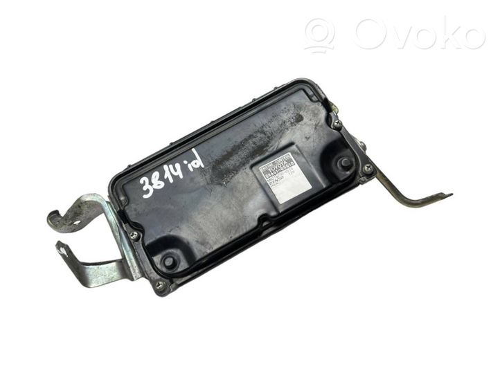 Toyota Avensis T270 Calculateur moteur ECU 8966105G10