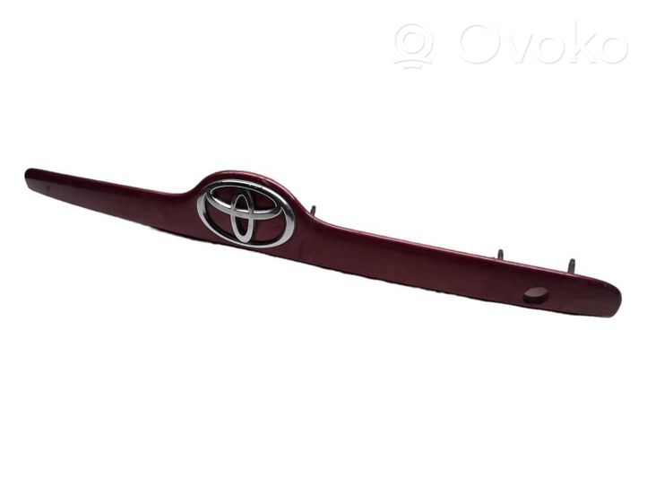 Toyota Corolla E120 E130 Rivestimento portellone 7680102150