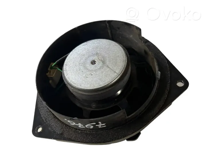 Lexus RX 330 - 350 - 400H Takaoven kaiutin 861600W570