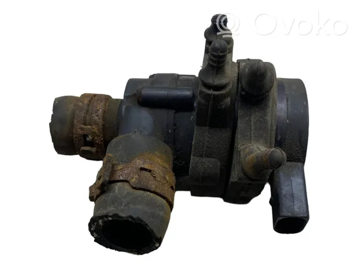 Volkswagen Touareg I Pompe de circulation d'eau 7L0965561