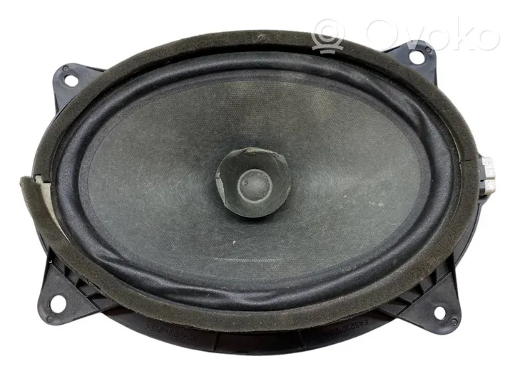 Toyota Avensis T270 Altoparlante portiera anteriore 8616005140