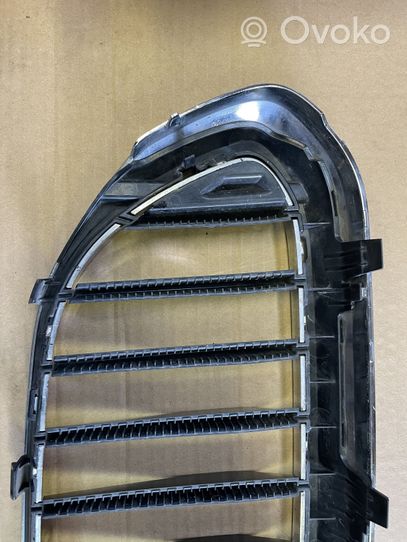 BMW 5 G30 G31 Atrapa chłodnicy / Grill 51137383519