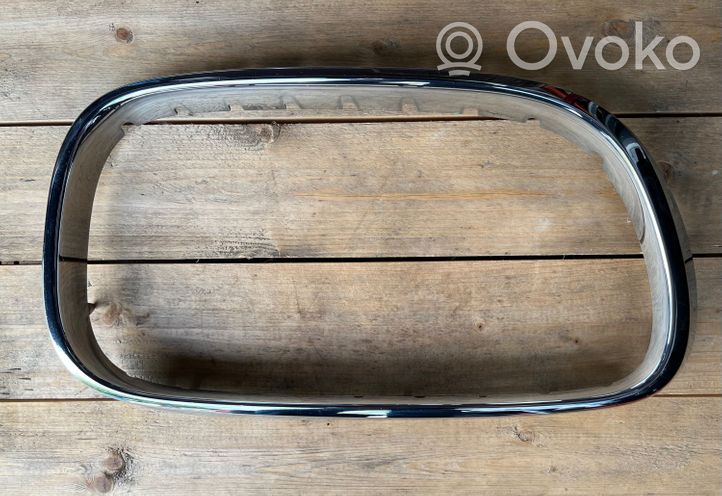 BMW 7 G11 G12 Grille calandre supérieure de pare-chocs avant 51137357012