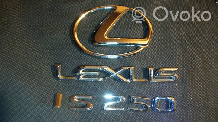 Lexus IS III XE30 Ražotāja emblēma 