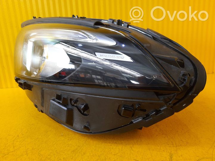 Mercedes-Benz A W177 Lampa przednia A1779060703