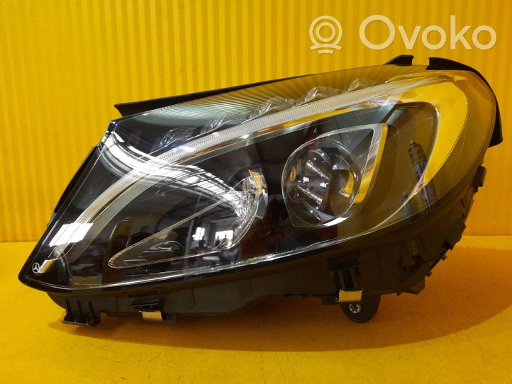 Mercedes-Benz C W205 Lampa przednia A2059063903