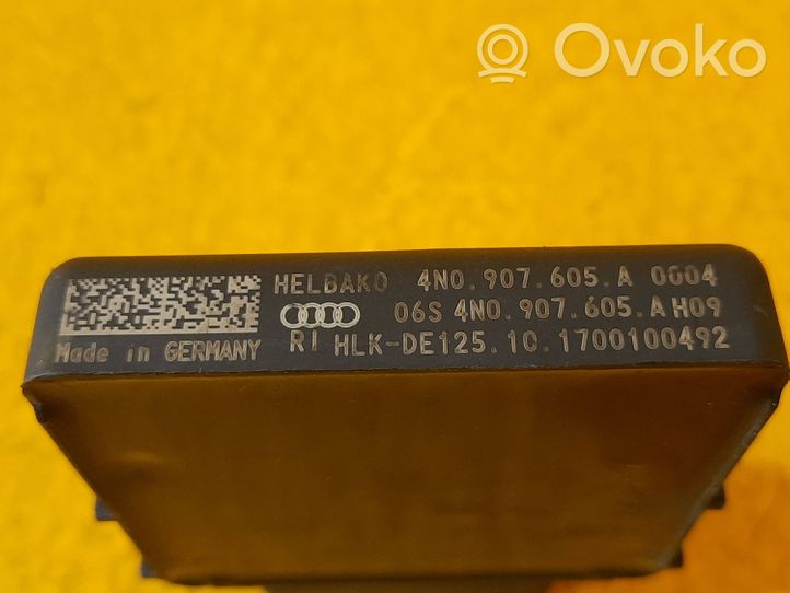 Audi A8 S8 D5 Langų valytuvų rėlė 4N0907605A