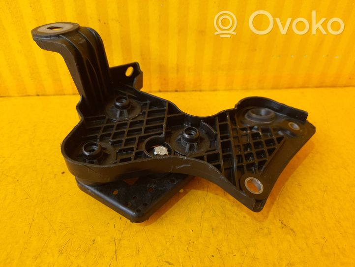 Mercedes-Benz Vito Viano W447 Supporto pompa ABS A2064303400