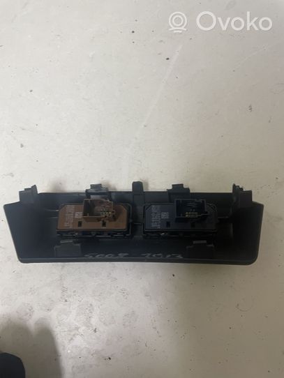 Peugeot 5008 ESP (stability program) switch 9682812877