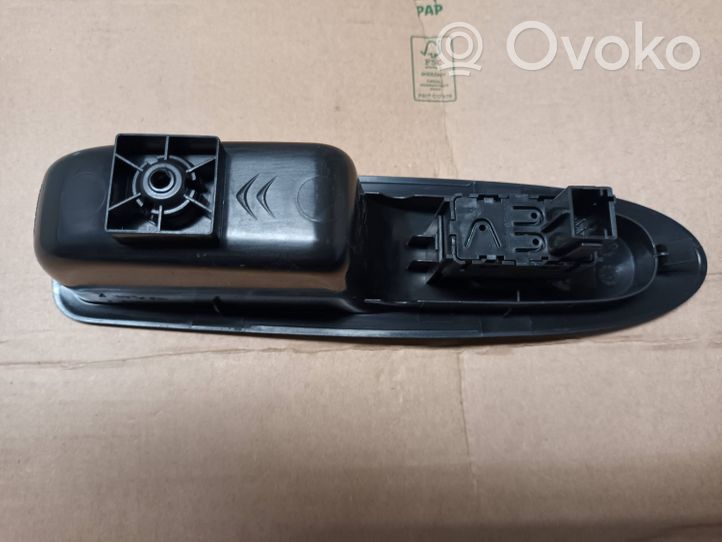 Citroen C4 II Electric window control switch 9670298277