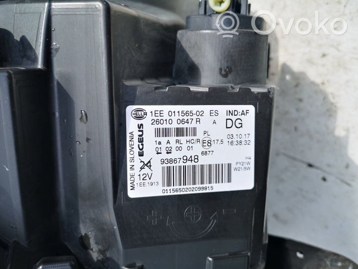 Opel Vivaro Lampa przednia 93867948