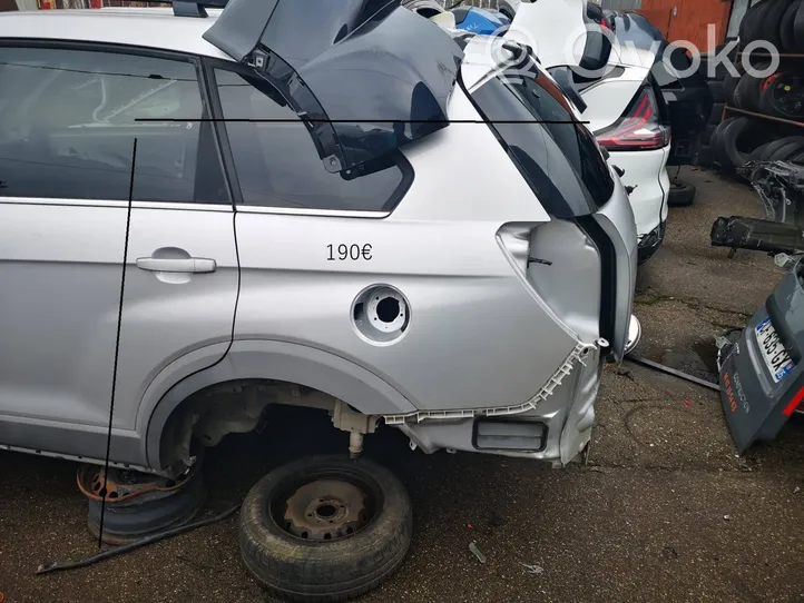 Chevrolet Captiva Rear quarter panel 