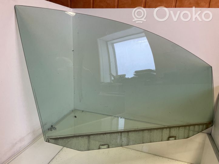 Volkswagen Touran II Front door window glass four-door 43R001582