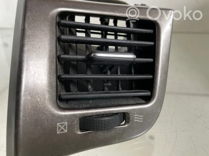 Toyota Avensis Verso Dashboard side air vent grill/cover trim 5568644030