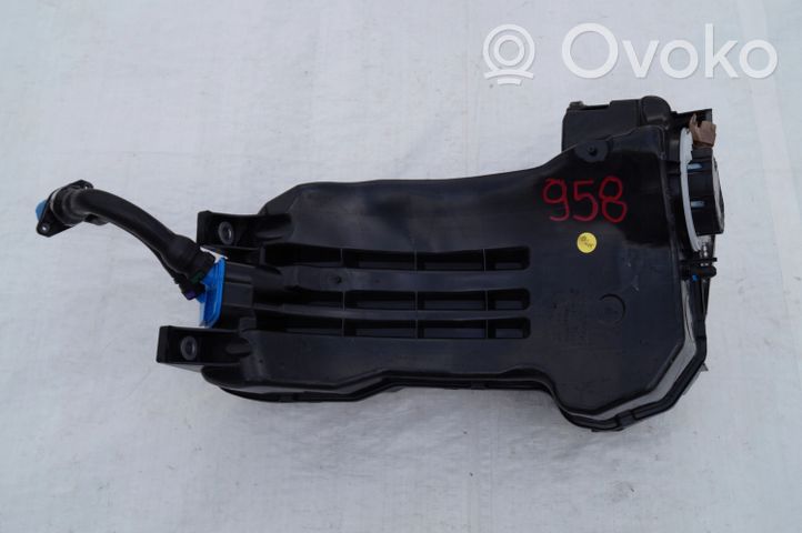 Audi Q7 4L Adblue bakelio dangtelis 4M0131878CF