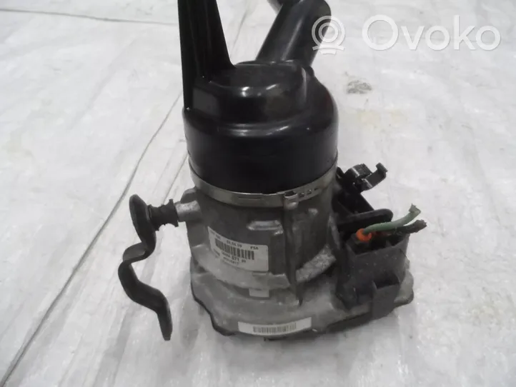 Peugeot 308 Power steering pump 