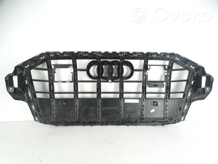 Audi SQ7 Maskownica / Grill / Atrapa górna chłodnicy 4M0853651AK