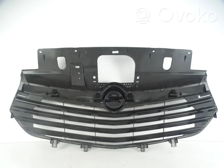 Opel Vivaro Front bumper upper radiator grill 93868859