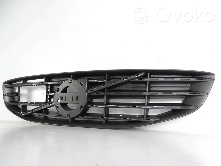 Volvo V60 Maskownica / Grill / Atrapa górna chłodnicy 31329929