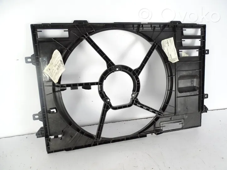 Volkswagen Multivan T6 Convogliatore ventilatore raffreddamento del radiatore 7E0121207D