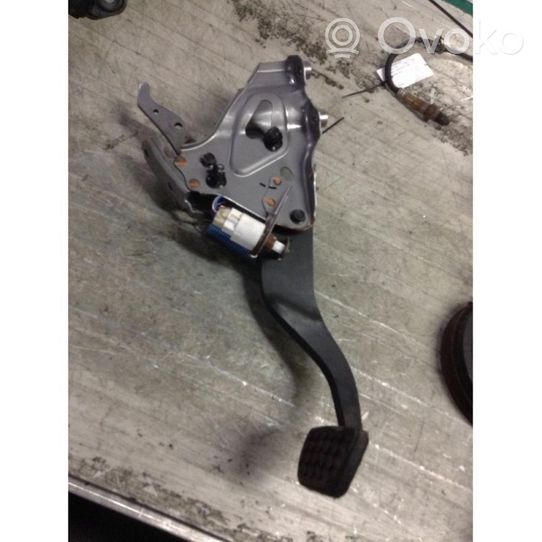 Toyota iQ Brake pedal 