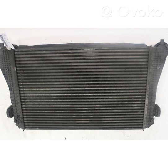 Volkswagen PASSAT B6 Chłodnica powietrza doładowującego / Intercooler 