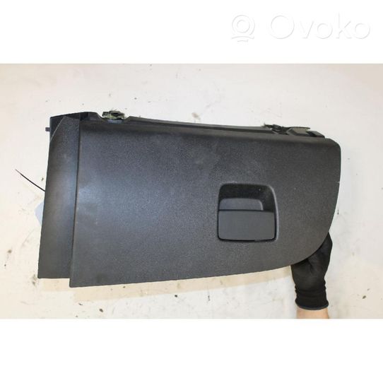 Opel Corsa E Glove box 