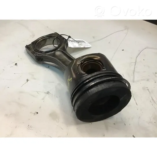 BMW 1 E81 E87 Piston avec bielle 