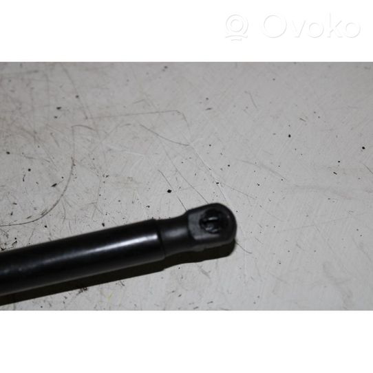 Volkswagen Polo VI AW Rear window strut damper 