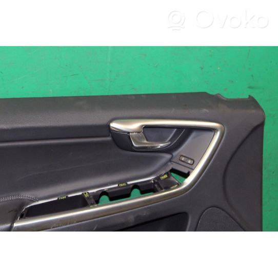 Volvo XC60 Rivestimento del pannello della portiera anteriore 