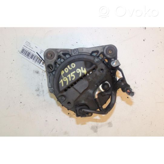 Volkswagen Polo IV 9N3 Generatore/alternatore 