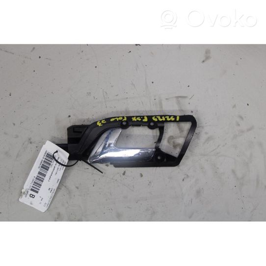 Volkswagen Polo IV 9N3 Rear door interior handle 