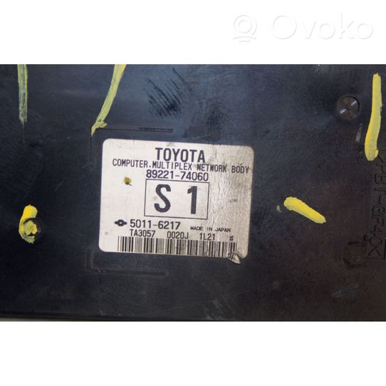 Toyota iQ Ramka / Moduł bezpieczników 