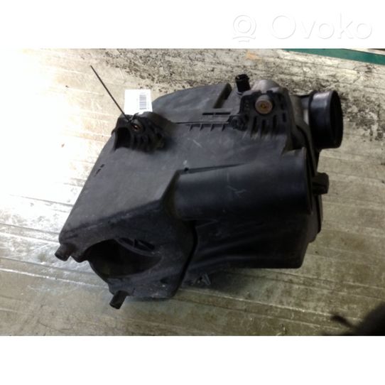 Honda CR-V Air filter box 