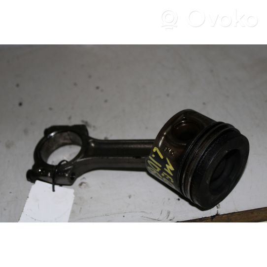 Renault Megane III Piston avec bielle 