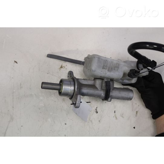 Opel Vivaro Master brake cylinder 