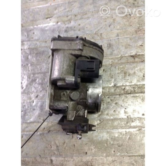 Audi A4 S4 B5 8D Valvola corpo farfallato 