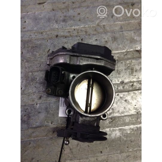 Audi A4 S4 B5 8D Valvola corpo farfallato 