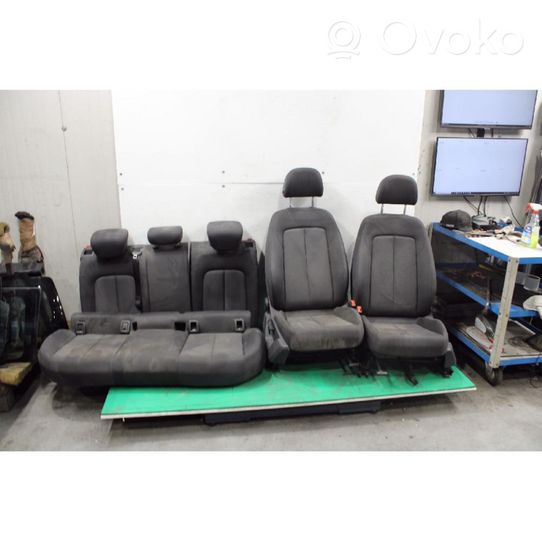 Audi Q2 - Seat set 