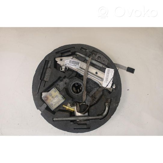 Audi A3 S3 8P Lift Jack 