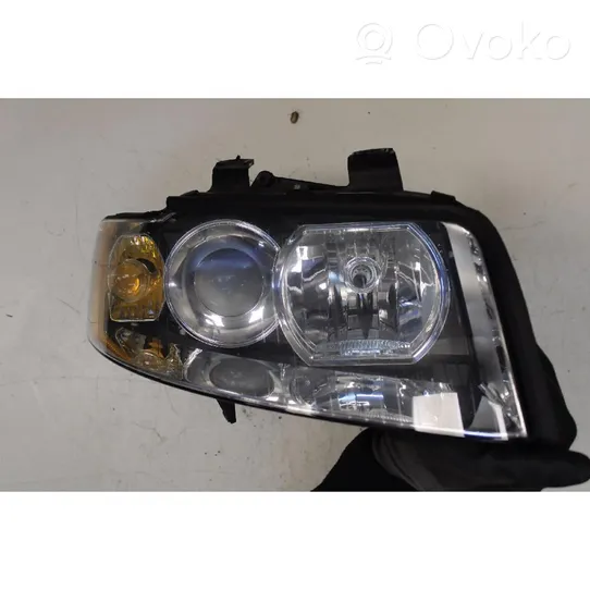 Audi A4 S4 B7 8E 8H Lampa przednia 