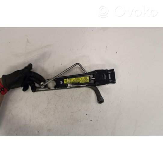 Audi A3 S3 8P Lift Jack 