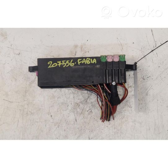 Skoda Fabia Mk3 (NJ) Module de fusibles 