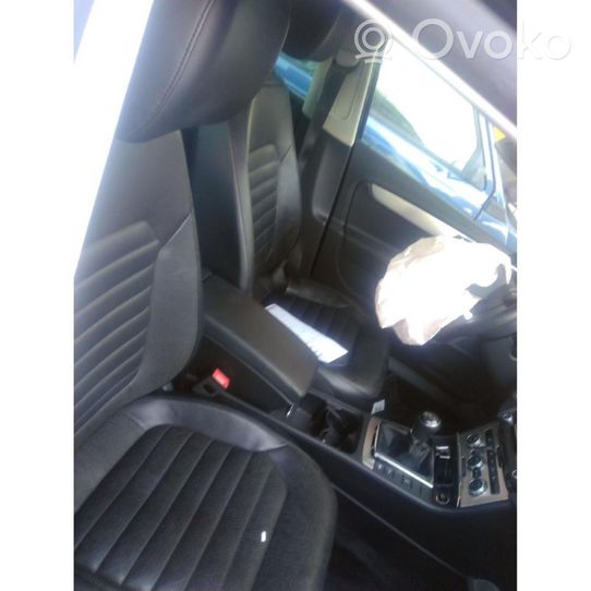 Volkswagen PASSAT B7 Juego del asiento 